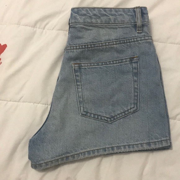 Club Monaco Jean shorts - Picture 2 of 3